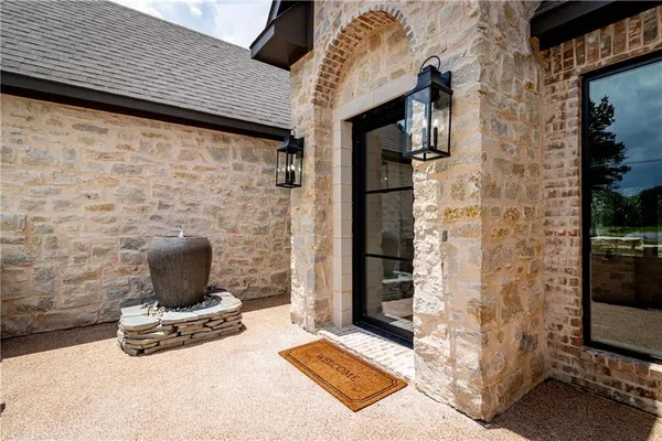 $1,575,000 | 1136 Queen Elizabeth Drive, McGregor, TX 76657