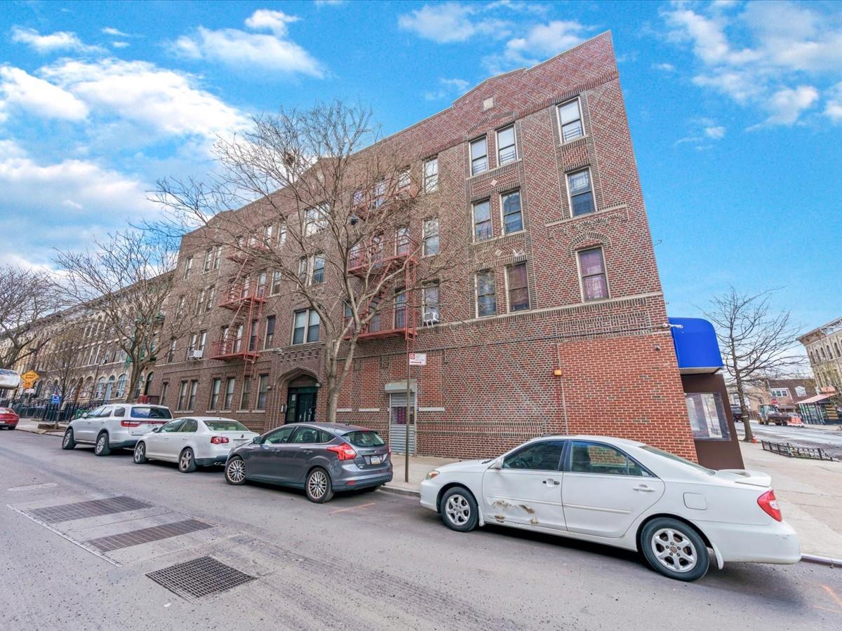 a car parked in front of a building