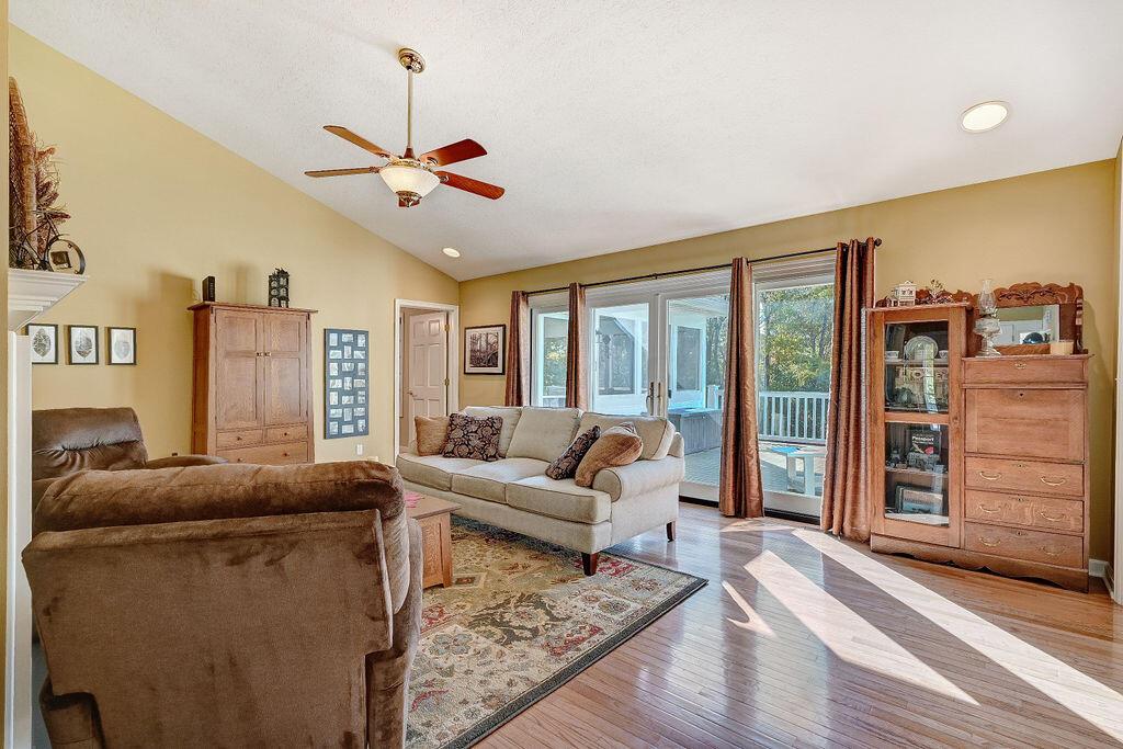 3850 Berlin Station Road Delaware, OH 43015 - Photo 10 of 65 09-Great Room