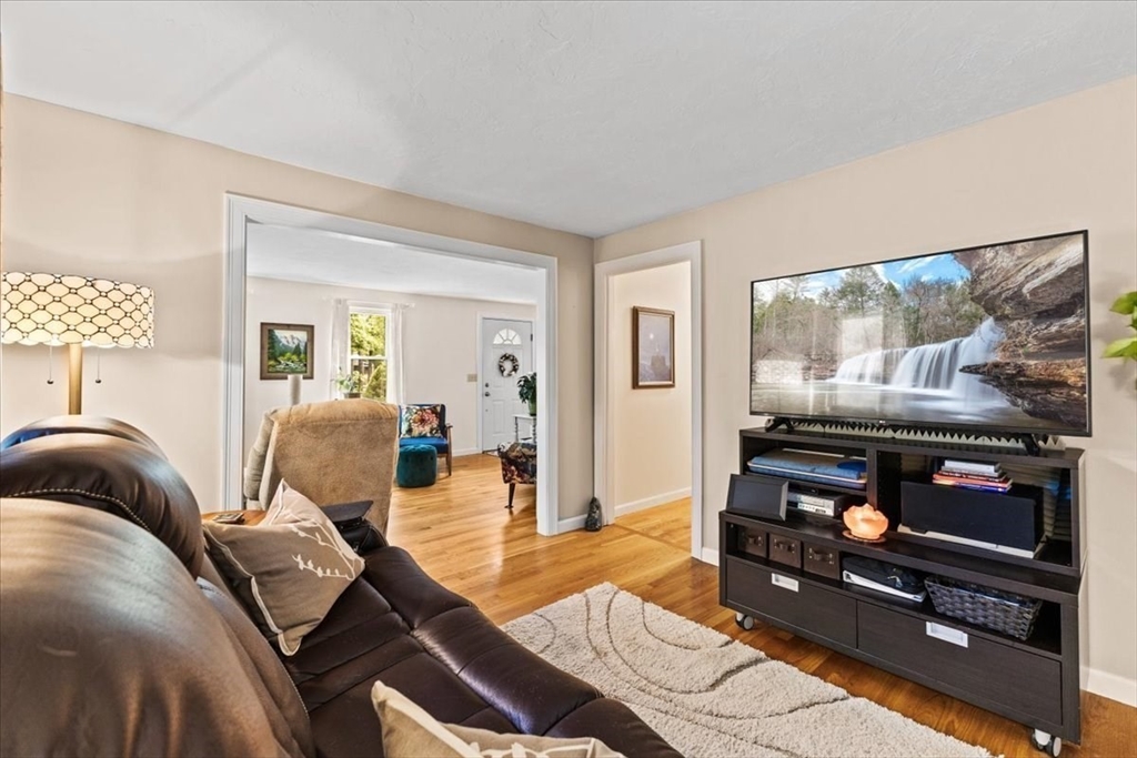 89 Santuit-Newtown Road Barnstable, MA 02648 - Photo 17 of 42 Gallery Image 17