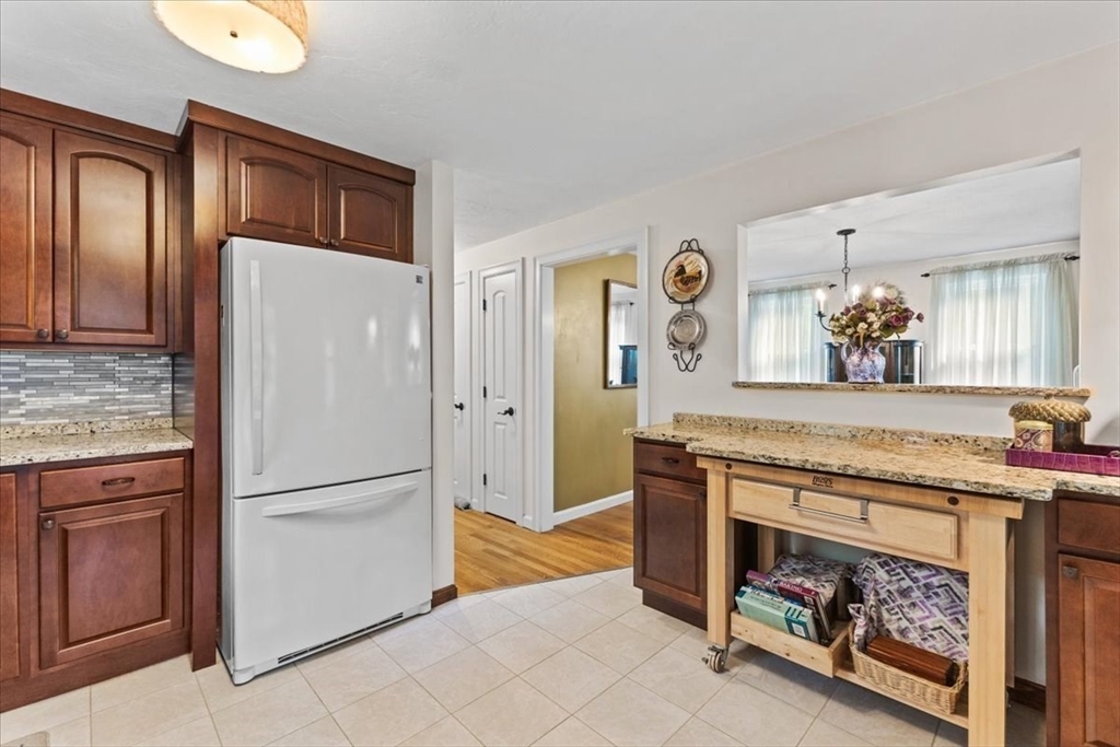 89 Santuit-Newtown Road Barnstable, MA 02648 - Photo 9 of 42 Gallery Image 9