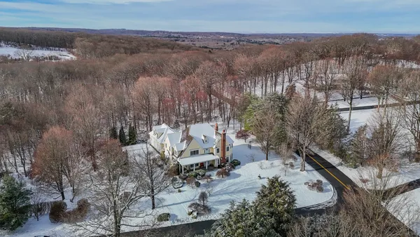 a black and white photo of a picture