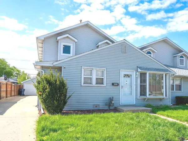 $359,900 | 4429 West 87th Street, Hometown, IL 60456