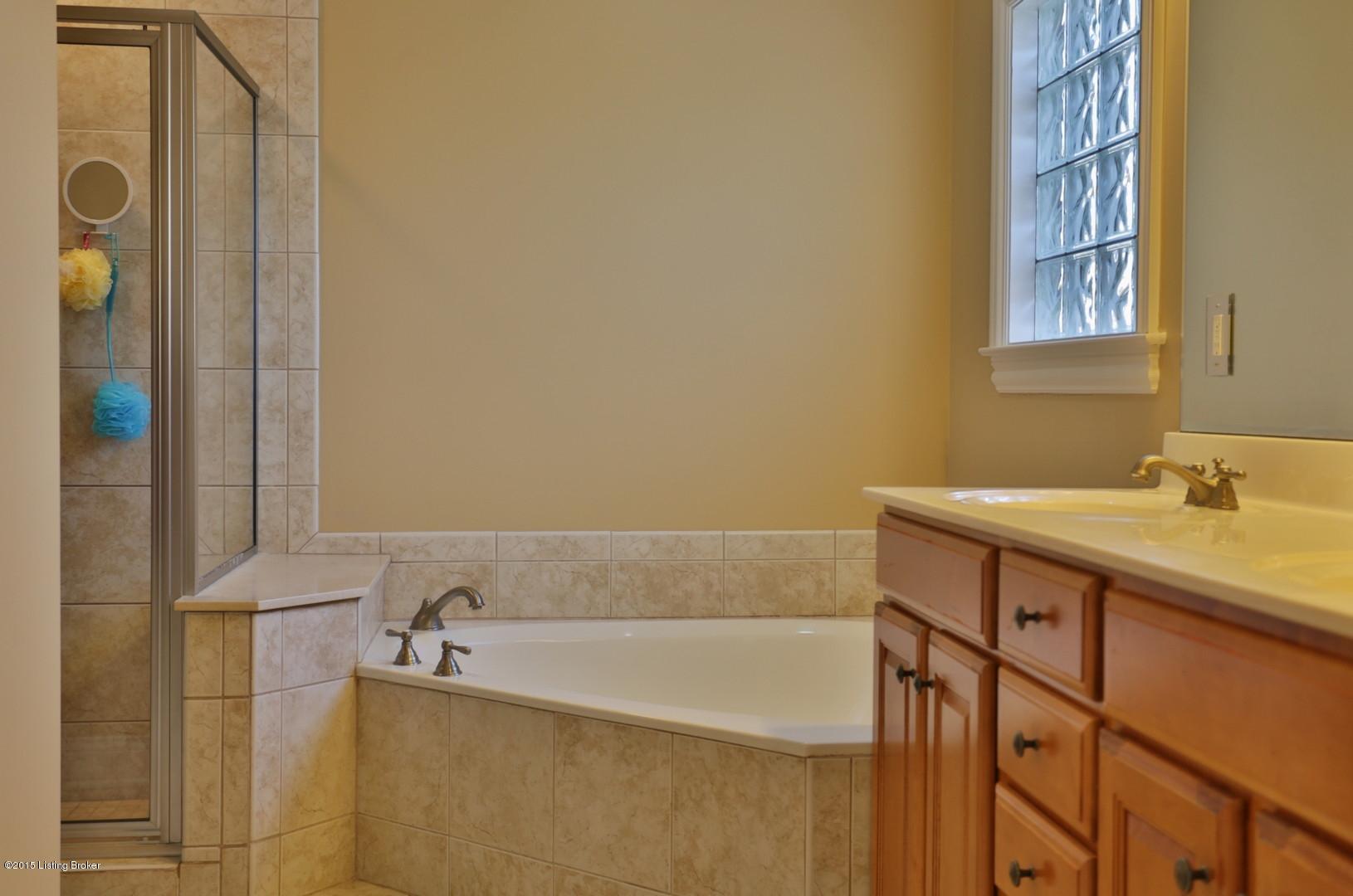 12609 Razor Court Louisville, KY 40299 - Photo 8 of 54 20
