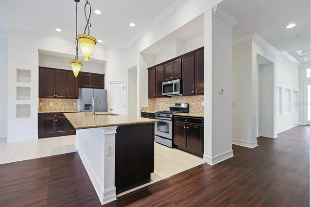 $3,600 | 6716 Park Strand Drive, Apollo Beach, FL 33572