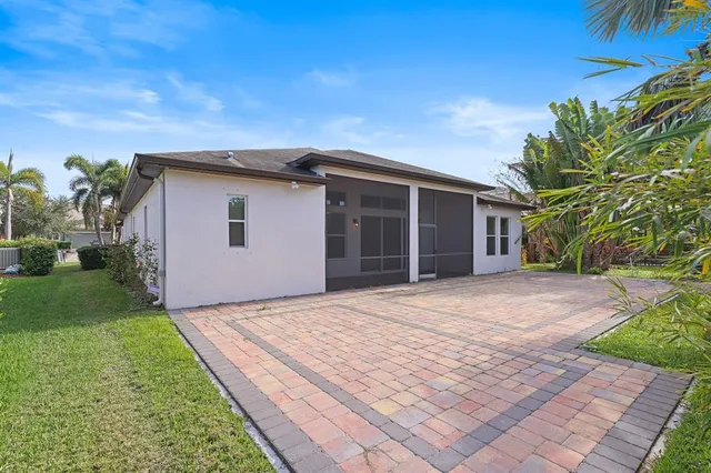 $3,600 | 6716 Park Strand Drive, Apollo Beach, FL 33572