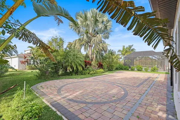 $3,200 | 6716 Park Strand Drive, Apollo Beach, FL 33572