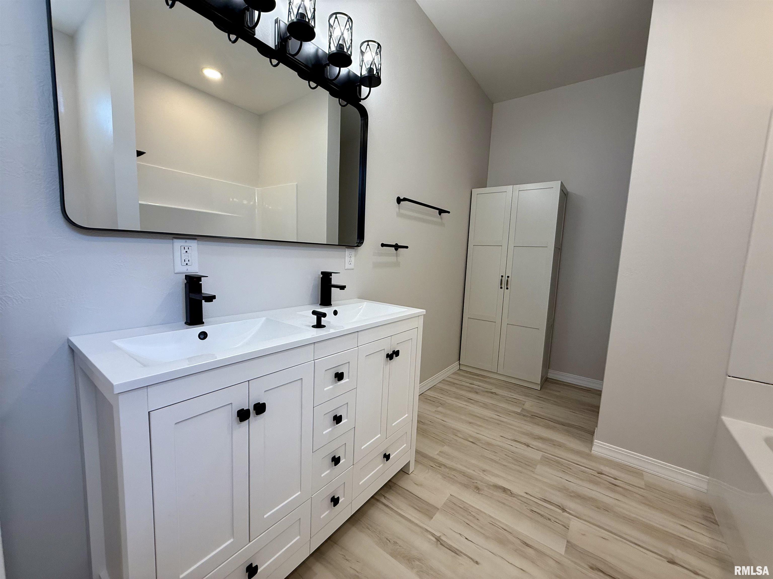 1306 Laura Lane Marion, IL 62959 - Photo 13 of 23