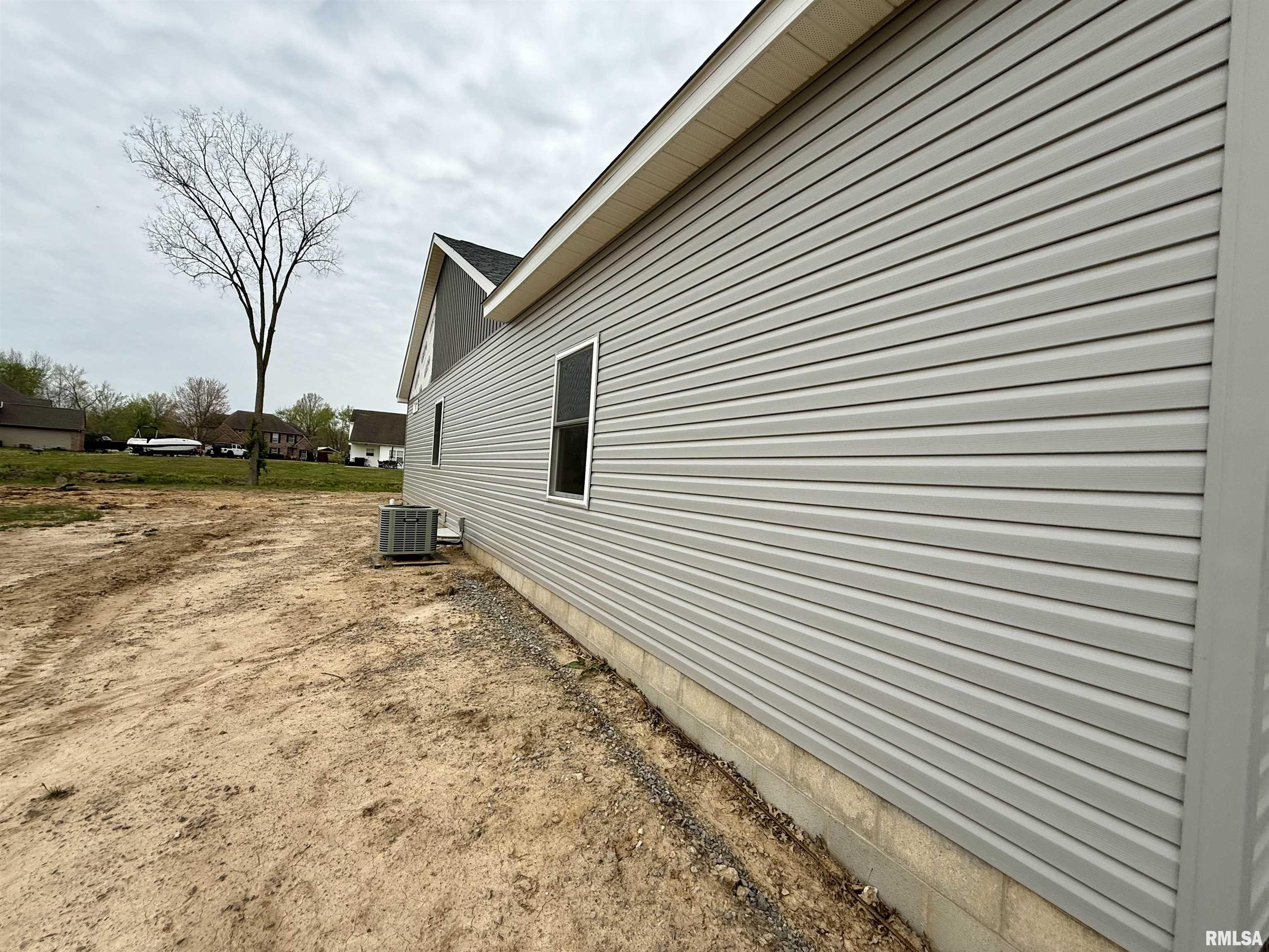1306 Laura Lane Marion, IL 62959 - Photo 3 of 23