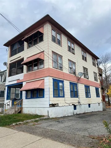 $1,250 | 207 St Charles Street, Unit 2 (SECOND FLOOR), Johnson City, NY 13790