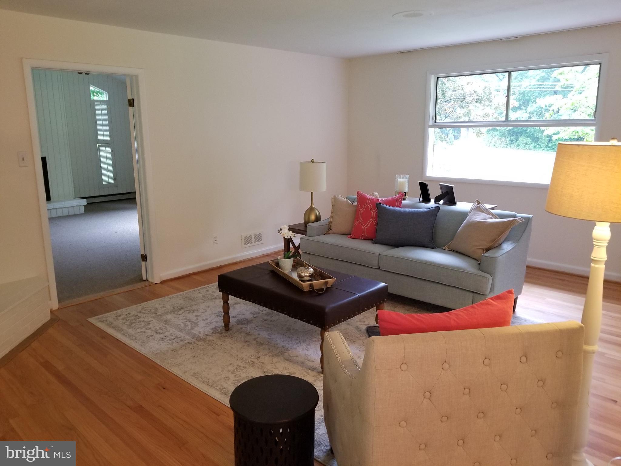 3906 Dance Mill Road Phoenix, MD 21131 - Photo 9 of 28 Living Room
