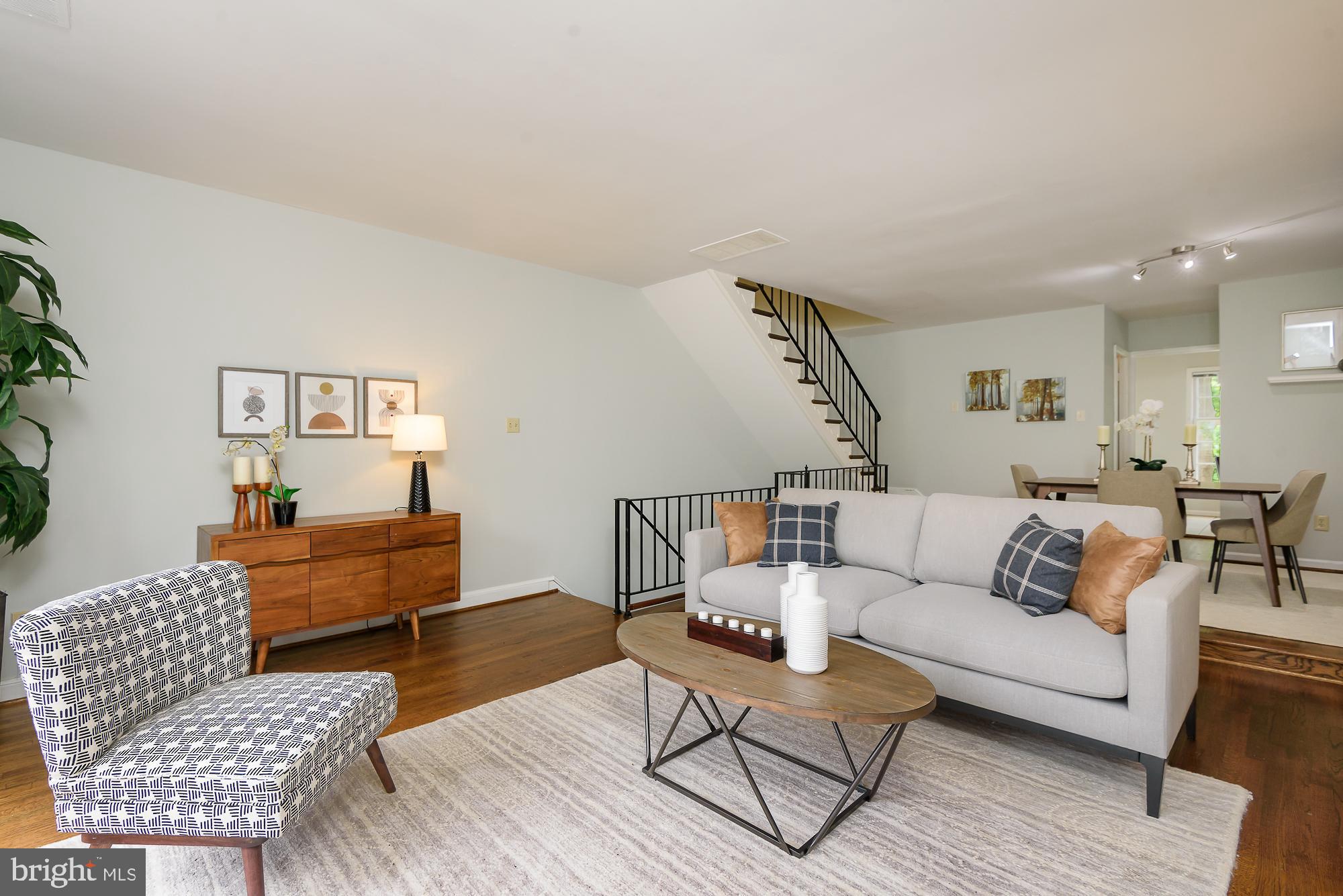 227 6th Street Northeast Washington, DC 20002 - Photo 4 of 30 L/R w/ wood flrs and sunny eastern exposure