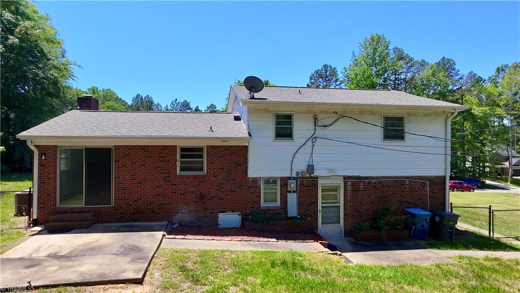 2704 Stokes Ferry Road Salisbury, NC 28146 - Photo 4 of 35 Gallery Image 4