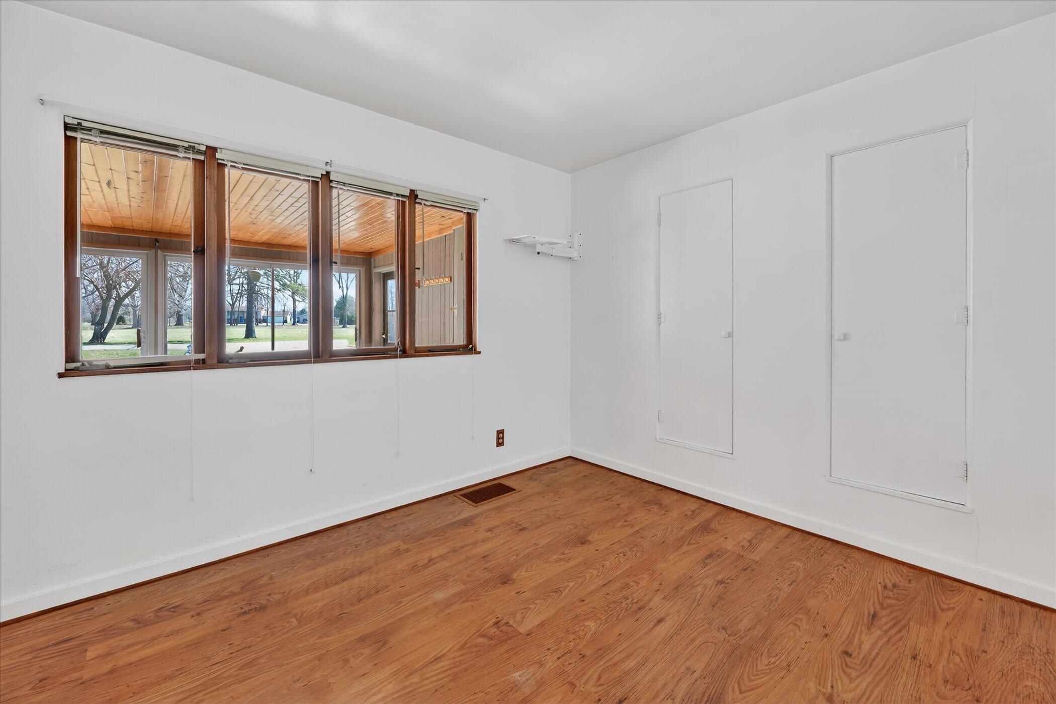 7091 Ann Arbor Road Jackson, MI 49201 - Photo 24 of 61 24-7091-Ann-Arbor-Rd-WindowStill - Copy