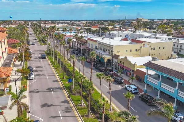 $5,500 | 455 Nokomis Avenue South, Unit 455, Venice, FL 34285