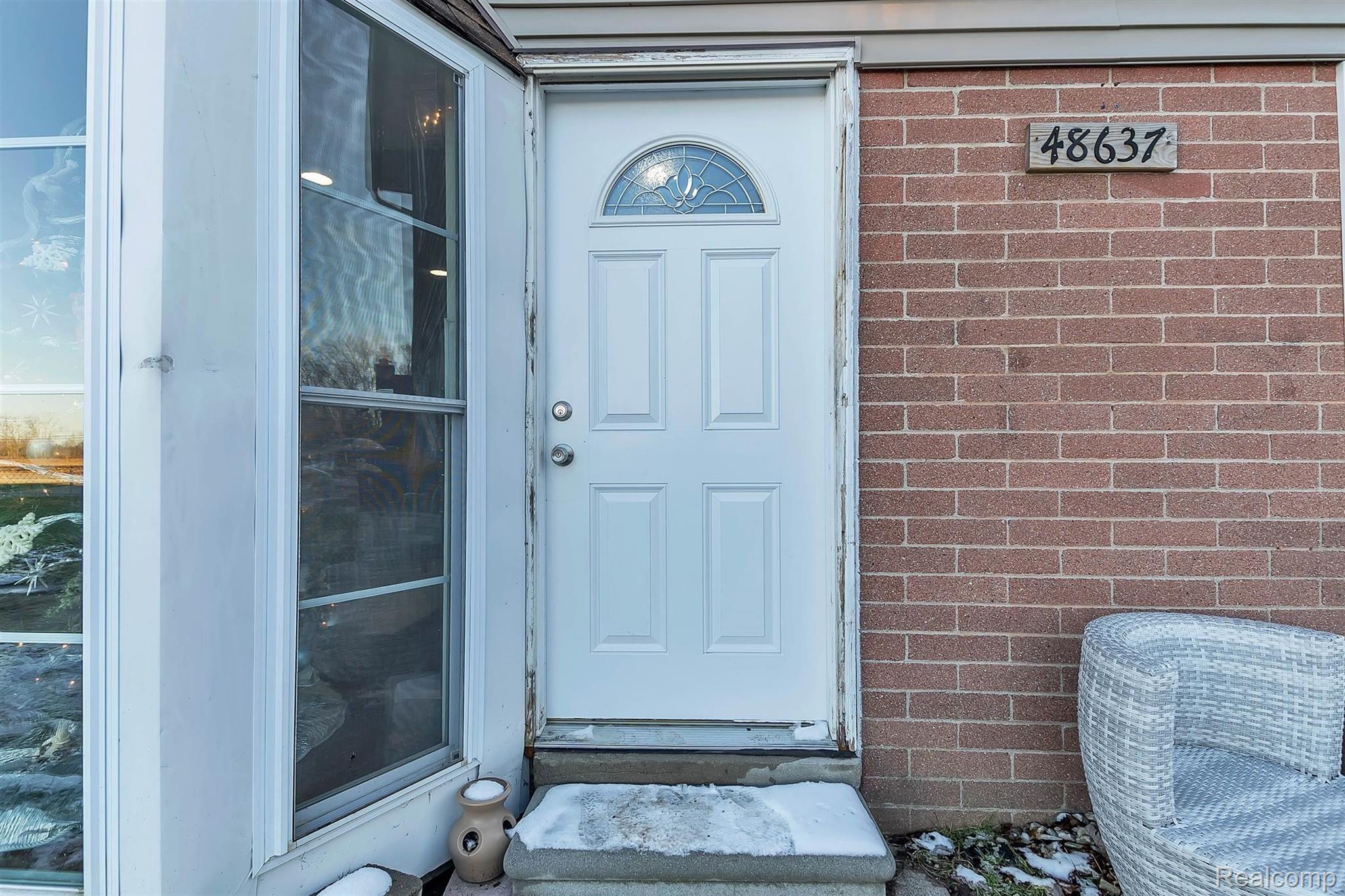 05-48637 Bemis Rd-WindowStill-Real-.jpg