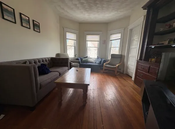 $3,600 | 288 Boston Avenue, Unit 3, Medford, MA 02155