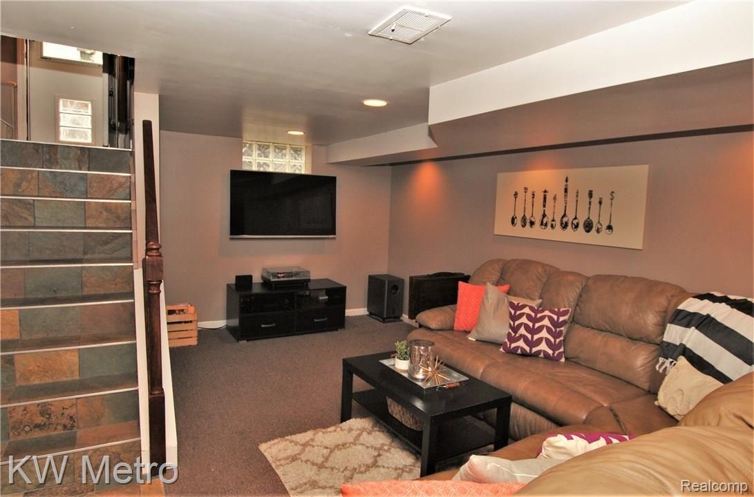 2783 Wakefield Road Berkley, MI 48072 - Photo 21 of 28 23.JPG