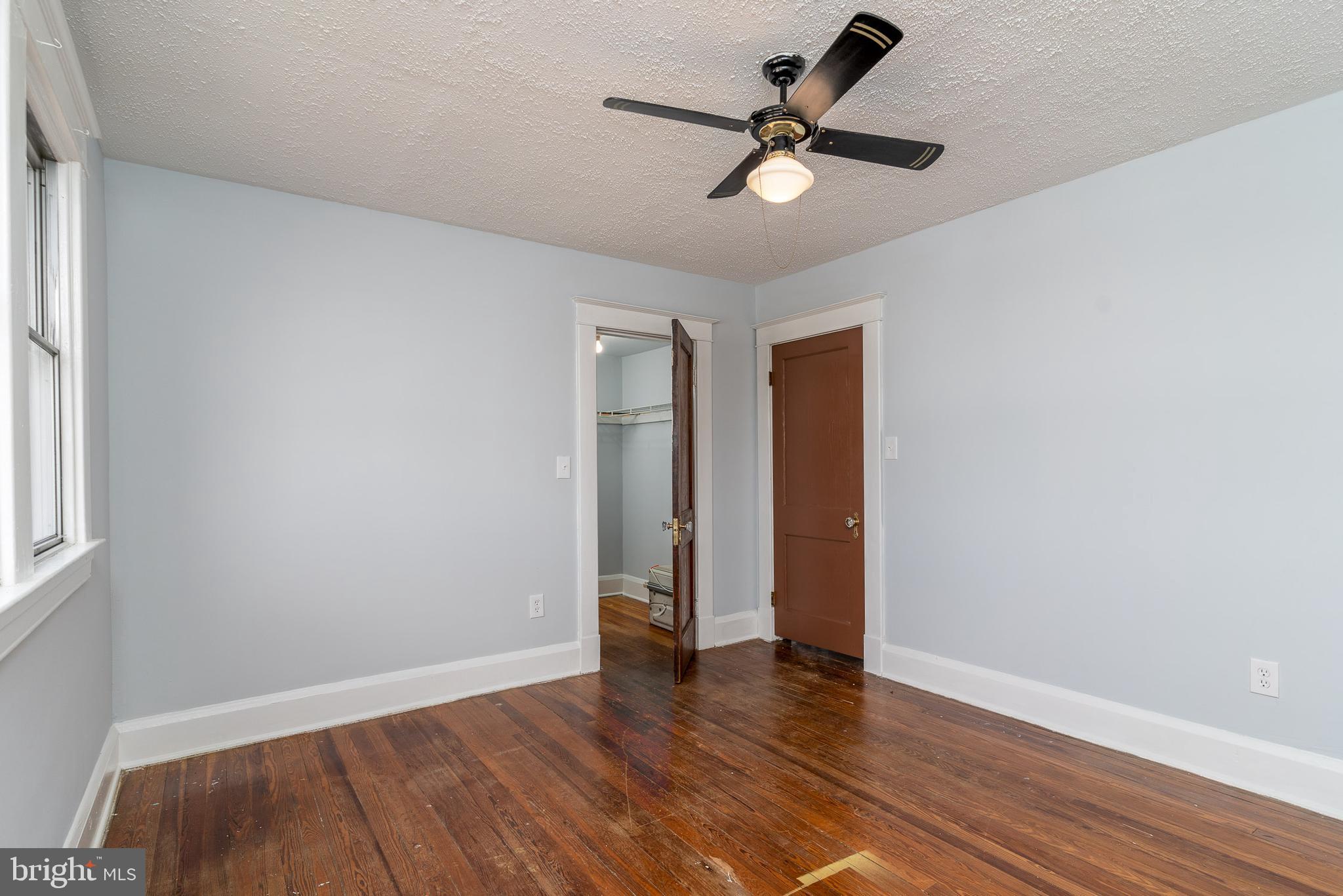 6801 North Point Road Sparrows Point, MD 21219 - Photo 18 of 36 Upper level bedroom