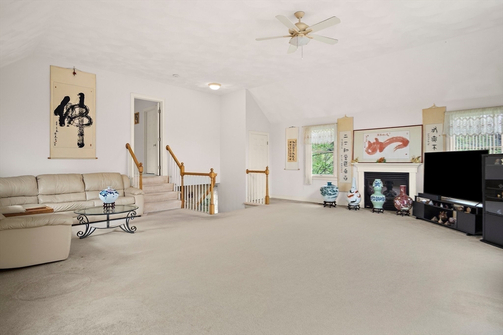 8 Old Farm Road Woburn, MA 01801 - Photo 11 of 38 Gallery Image 11