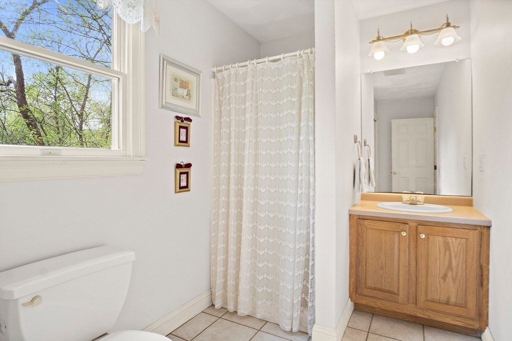 8 Old Farm Road Woburn, MA 01801 - Photo 17 of 38 Gallery Image 17