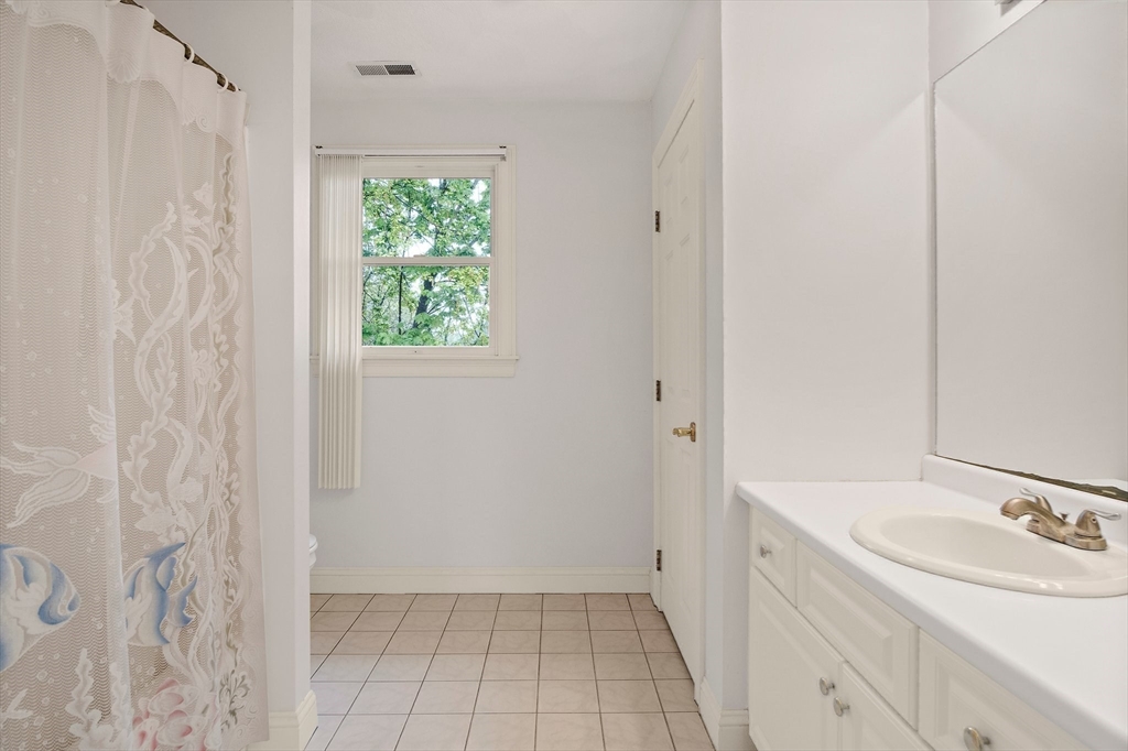 8 Old Farm Road Woburn, MA 01801 - Photo 21 of 38 Gallery Image 21