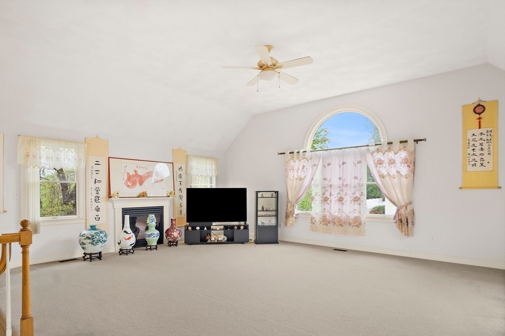 8 Old Farm Road Woburn, MA 01801 - Photo 7 of 38 Gallery Image 7
