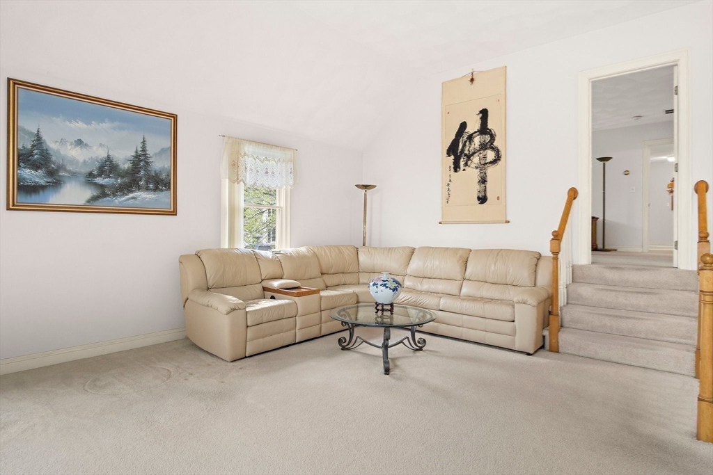 8 Old Farm Road Woburn, MA 01801 - Photo 10 of 38 Gallery Image 10