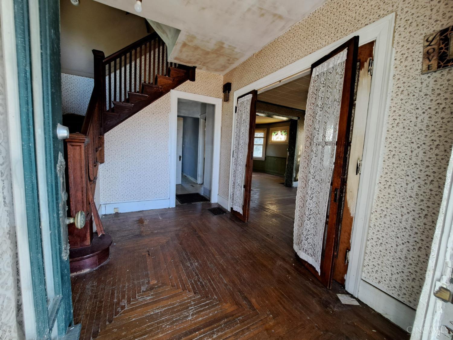 4840 Rapid Run Road Cincinnati, OH 45238 - Photo 3 of 42
