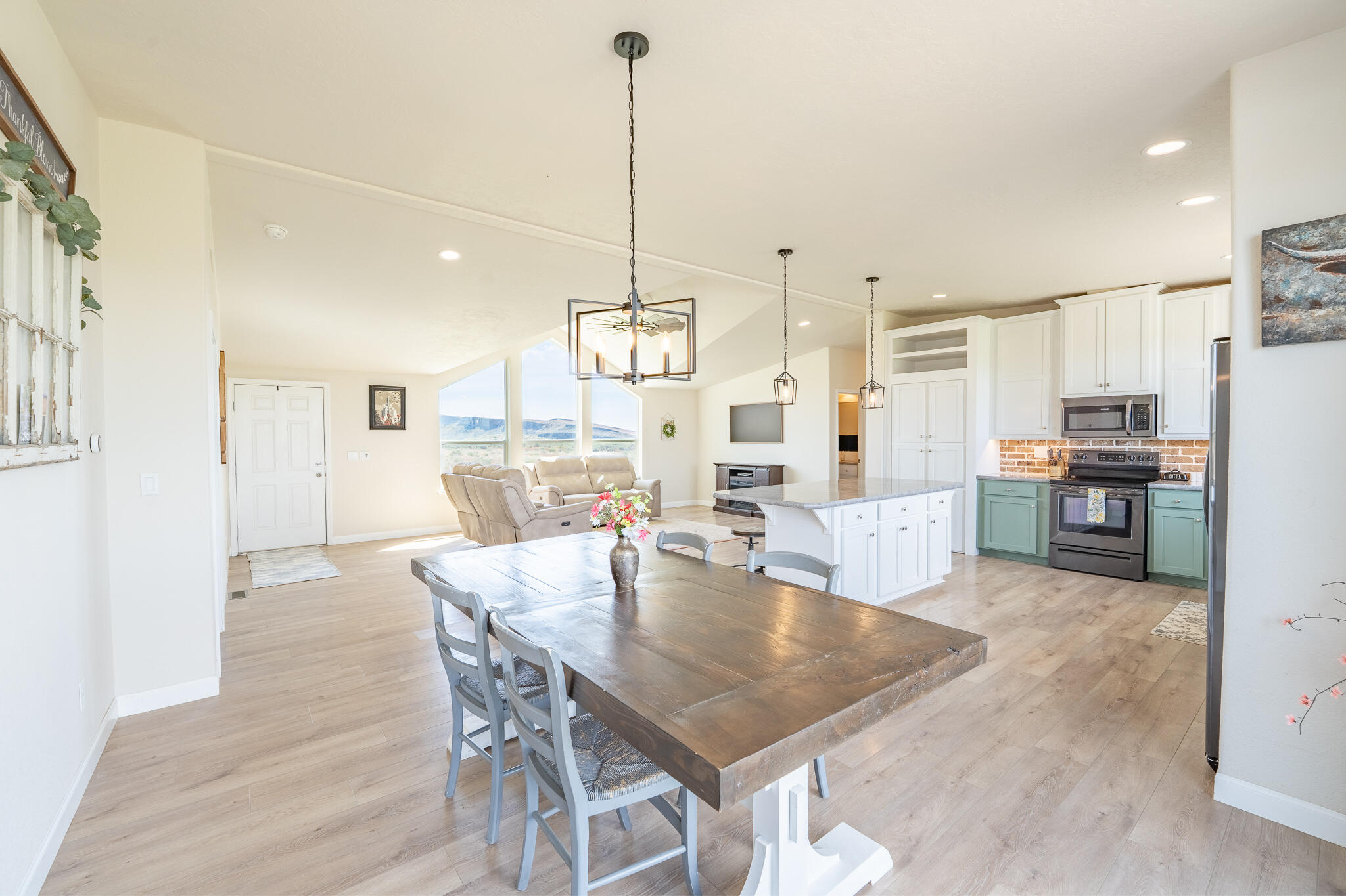 275 Cutoff Road Bellevue, ID 83313 - Photo 11 of 37 Dining