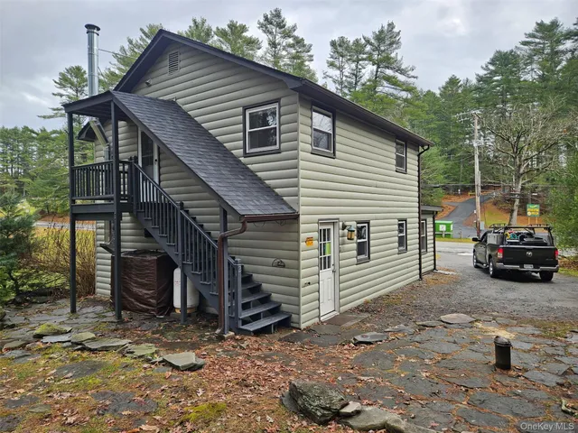 a view of backyard of house