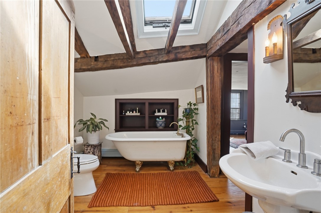 604 Pendleton Hill Road North Stonington, CT 06359 - Photo 32 of 39 Full bath