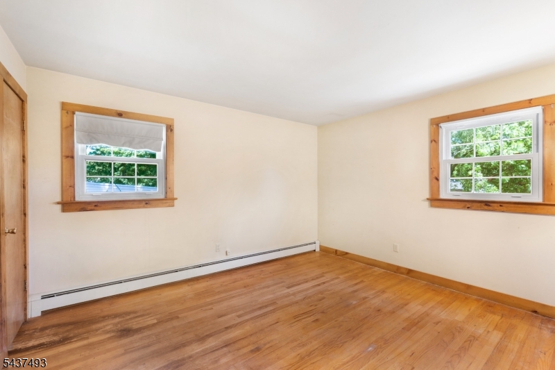 604 East Vail Road Landing, NJ 07850 - Photo 9 of 20