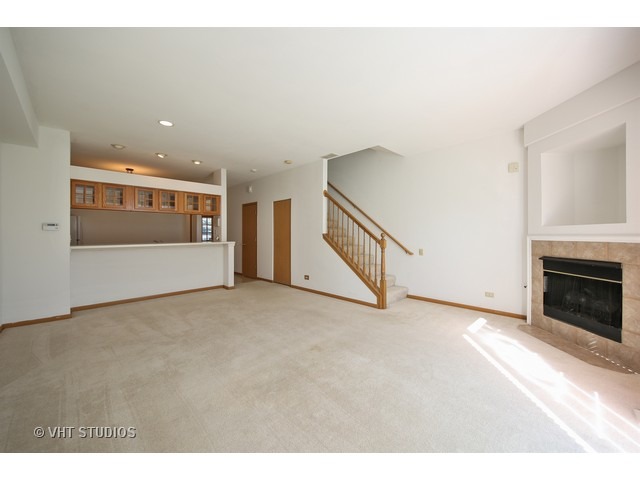 2612 Carrolwood Road Naperville, IL 60540 - Photo 3 of 10