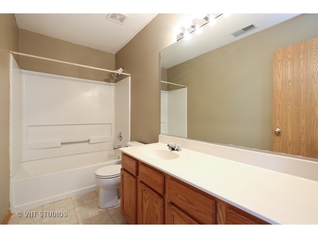2612 Carrolwood Road Naperville, IL 60540 - Photo 8 of 10