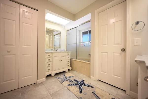 $2,850 | 5740 Coach House Circle, Unit F, Boca Raton, FL 33486