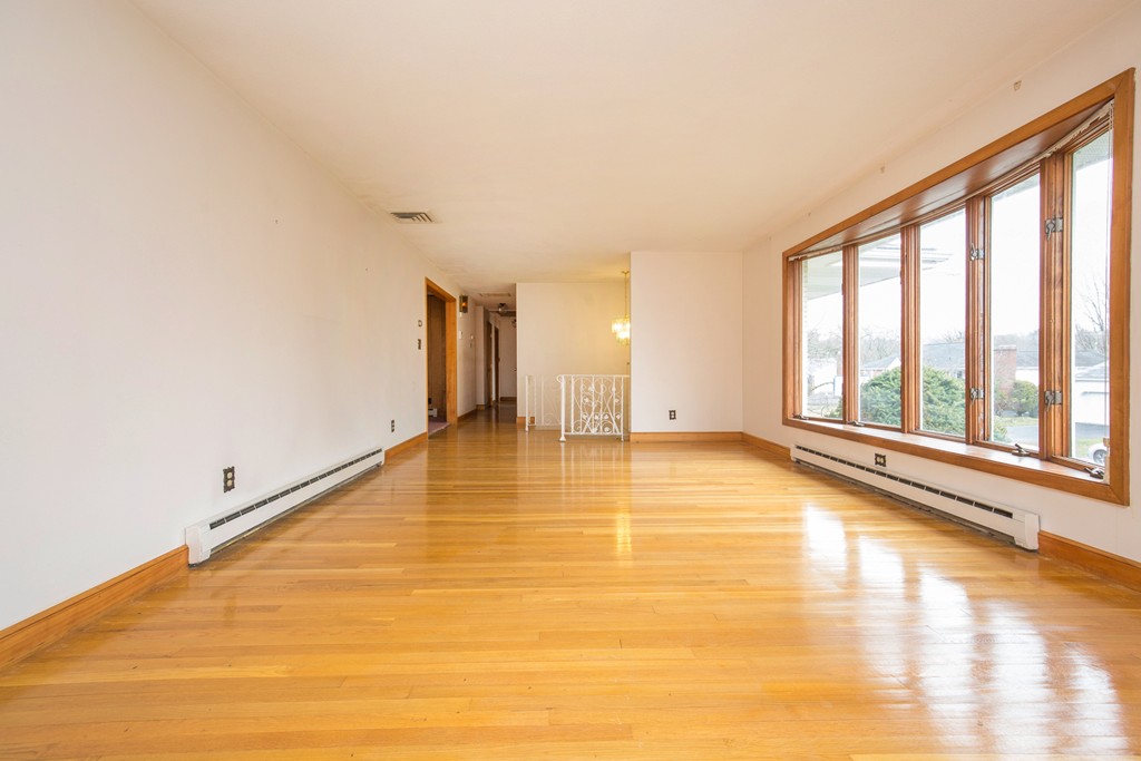 26 Lawndale Road Stoneham, MA 02180 - Photo 3 of 12 Gallery Image 3
