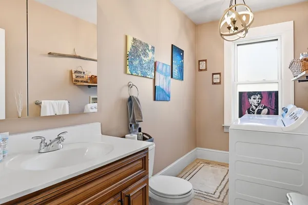 $349,900 | 24 Billings Street, Chicopee, MA 01013