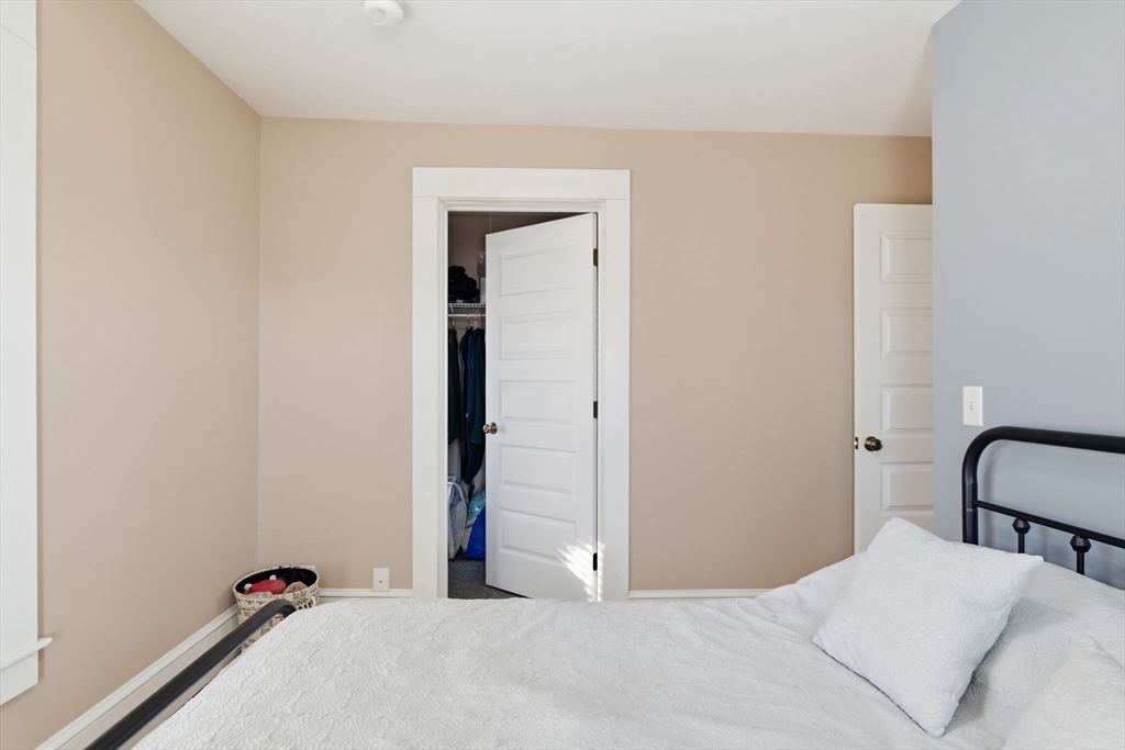 24 Billings Street Chicopee, MA 01013 - Photo 31 of 35