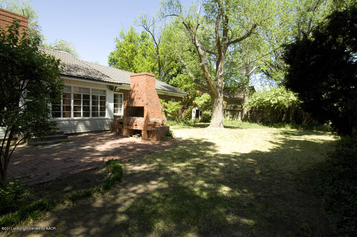 1517 South Rusk Street Amarillo, TX 79102 - Photo 23 of 30 back yard