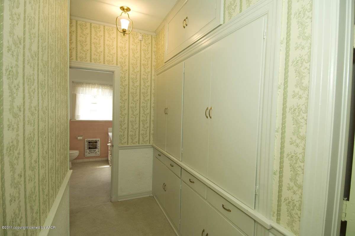 1517 South Rusk Street Amarillo, TX 79102 - Photo 30 of 30 hall storage