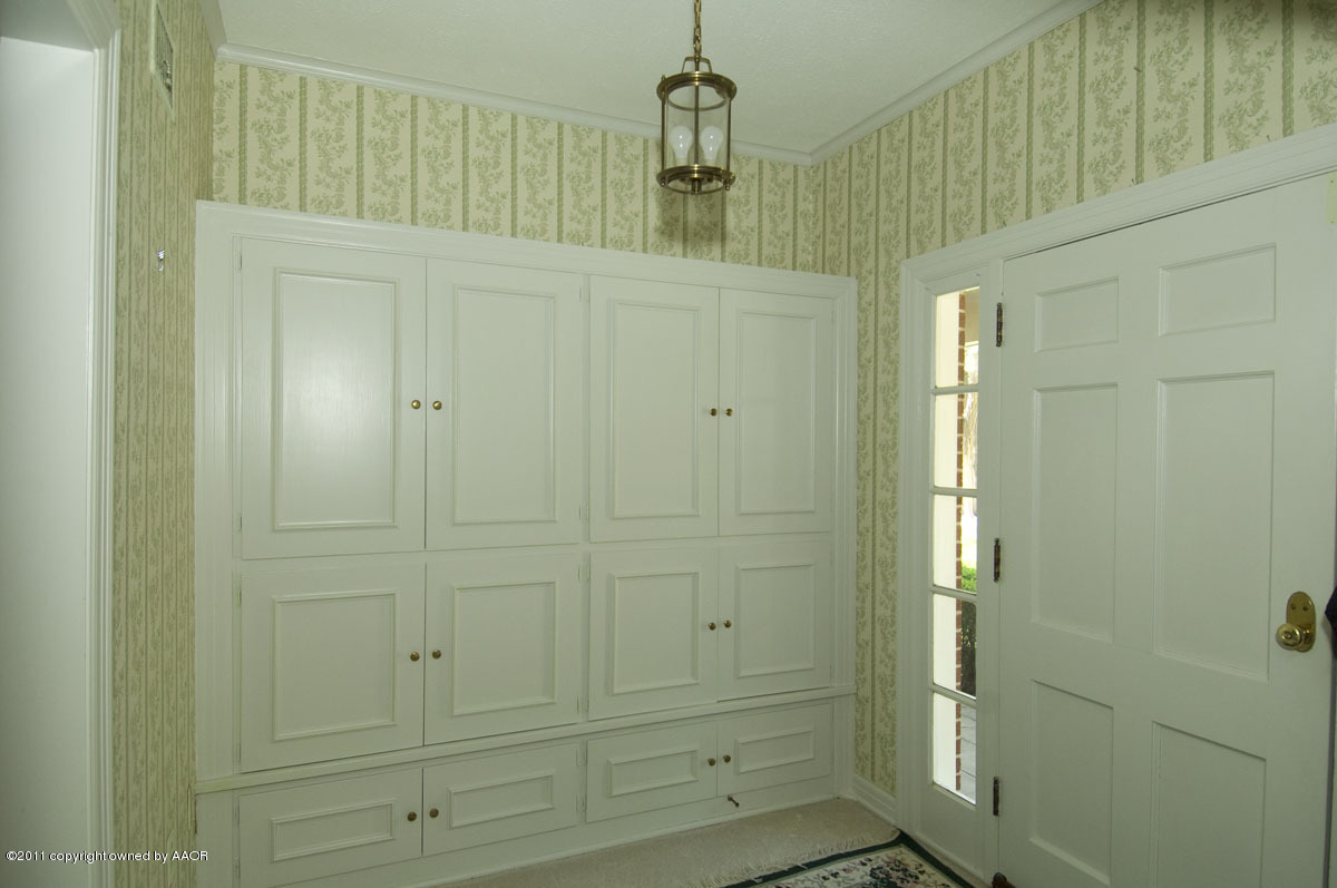 1517 South Rusk Street Amarillo, TX 79102 - Photo 4 of 30 entry way