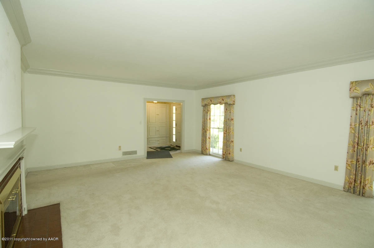 1517 South Rusk Street Amarillo, TX 79102 - Photo 6 of 30 living room