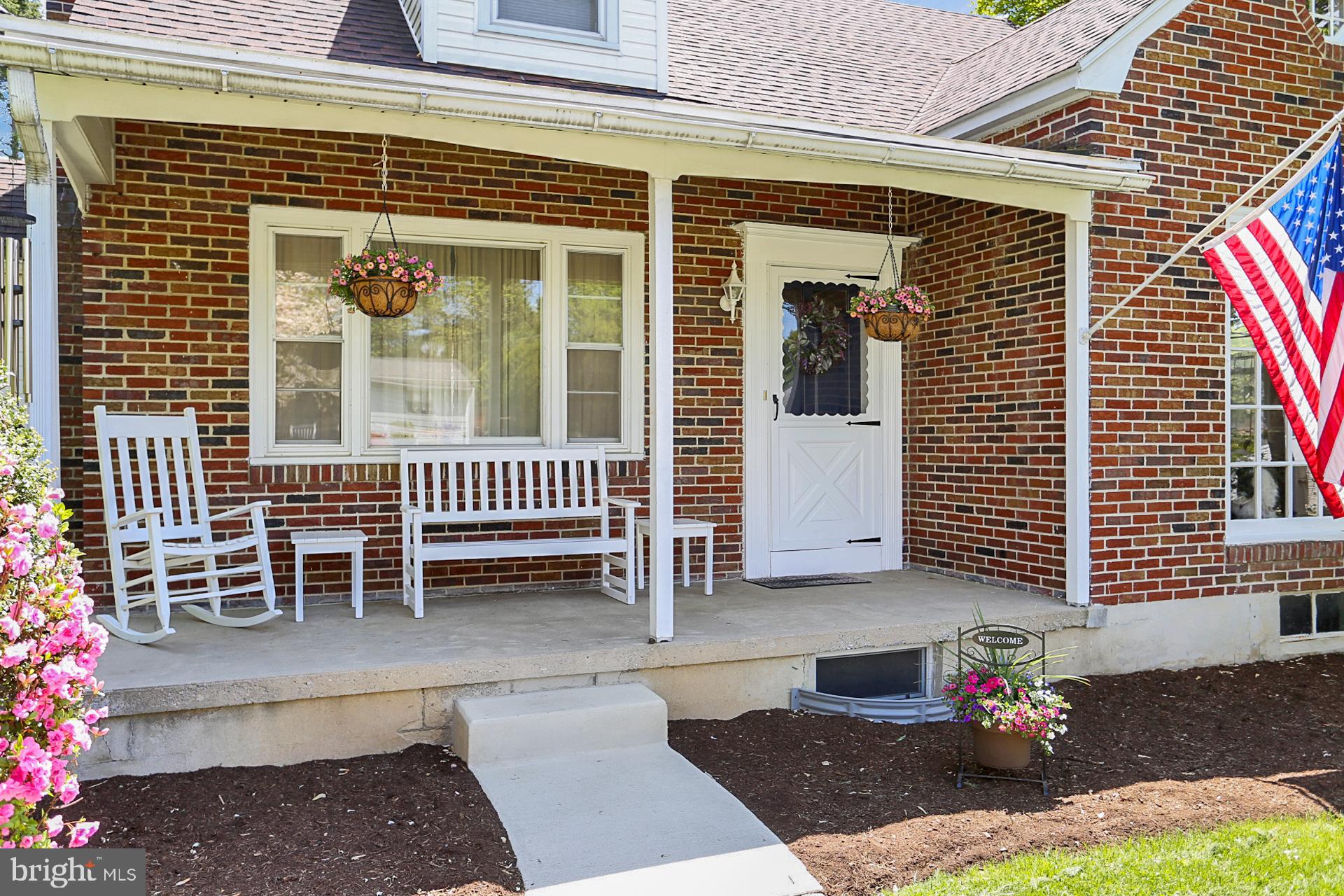 611 Clair Street Reading, PA 19607 - Photo 3 of 25