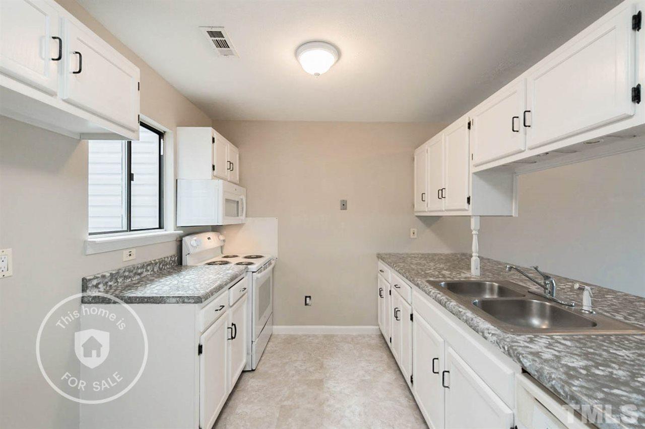 5003 Casa Del Rey Drive Raleigh, NC 27616 - Photo 2 of 13