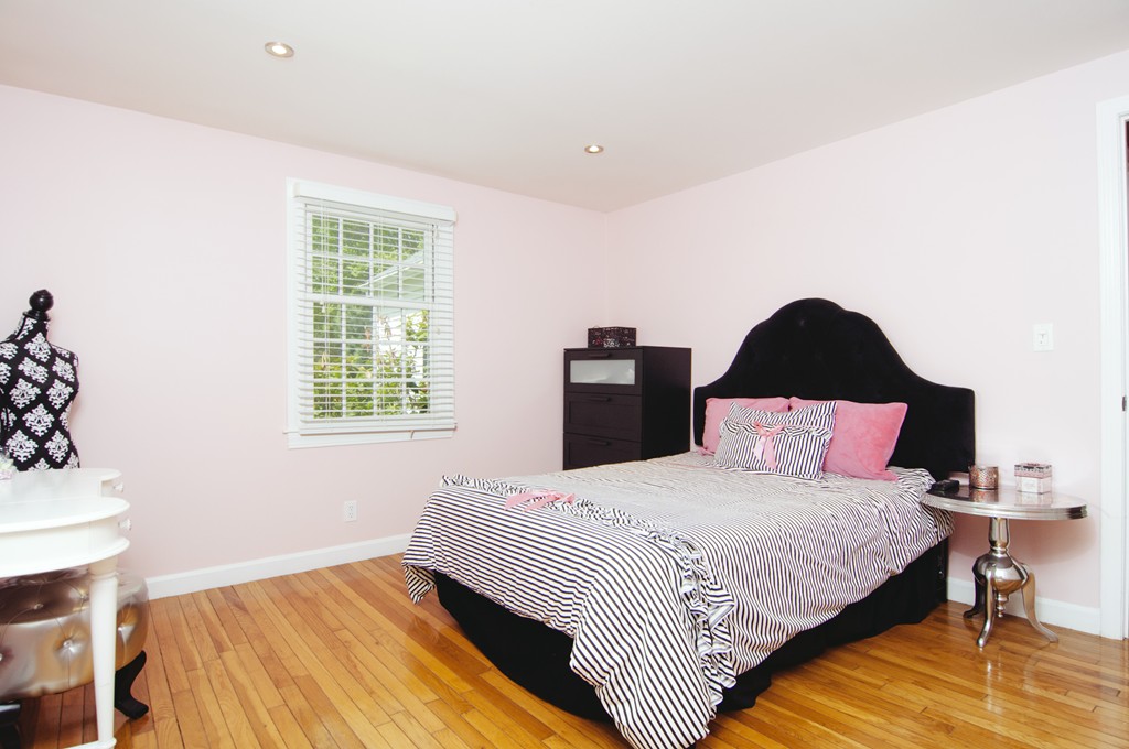 25 Jericho Road, Unit 25 Weston, MA 02493 - Photo 19 of 22