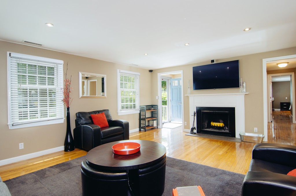 25 Jericho Road, Unit 25 Weston, MA 02493 - Photo 4 of 22