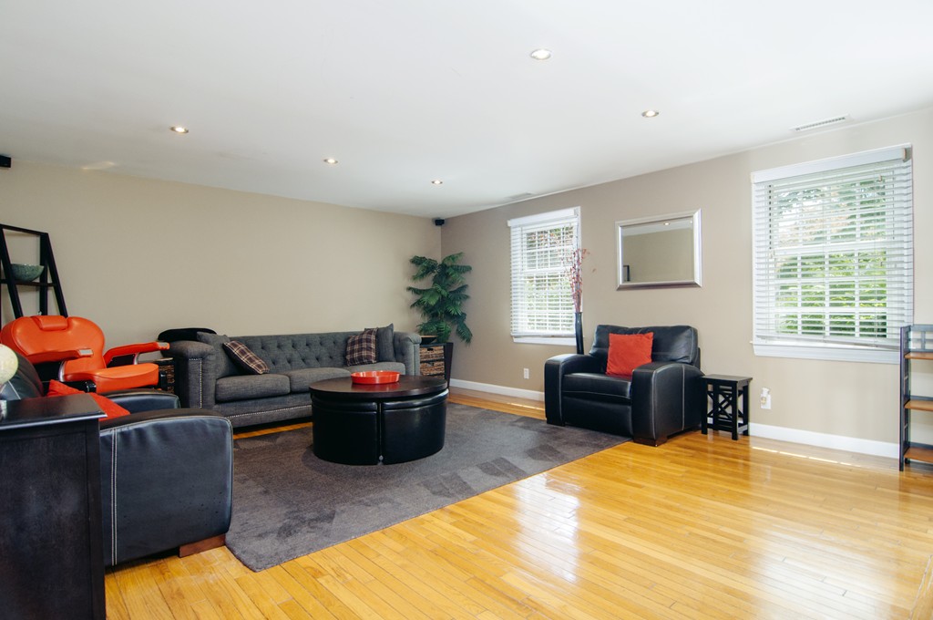 25 Jericho Road, Unit 25 Weston, MA 02493 - Photo 6 of 22