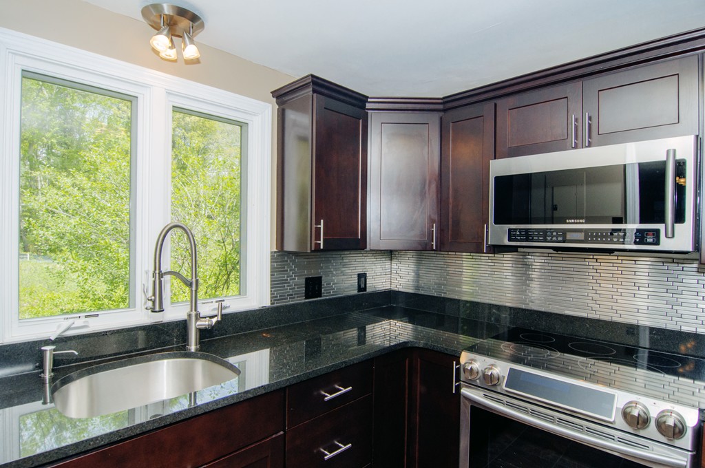 25 Jericho Road, Unit 25 Weston, MA 02493 - Photo 7 of 22