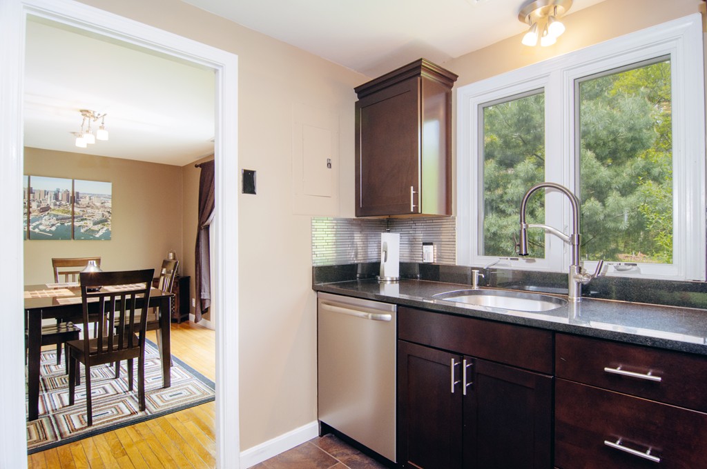 25 Jericho Road, Unit 25 Weston, MA 02493 - Photo 10 of 22